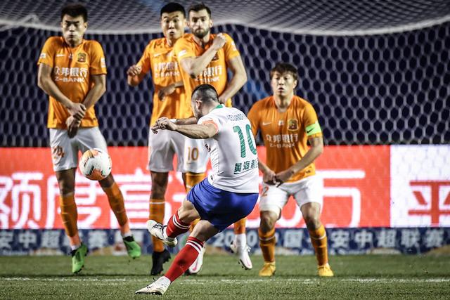 哈兰德职业生涯8次面对利物浦 打进3球只赢下一场